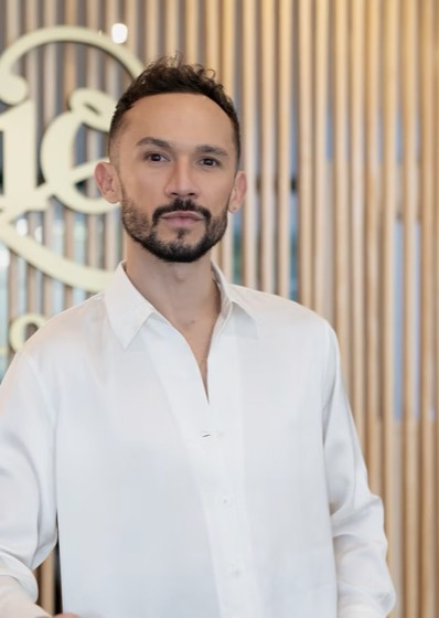 Carlos Atila, creator of the V-Light Technique